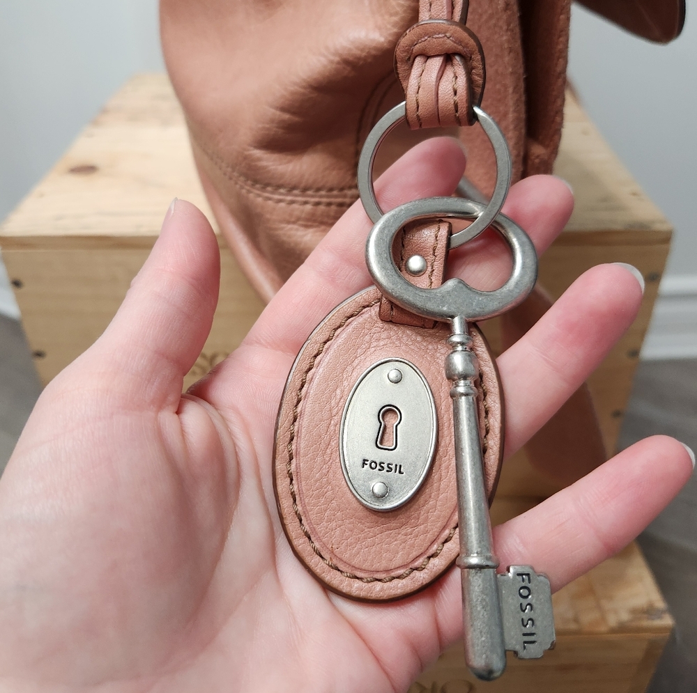 Fossil Maddox Pink "Long Live Vintage 1954" Collection Messenger Laptop Bag - Picture 6 of 16